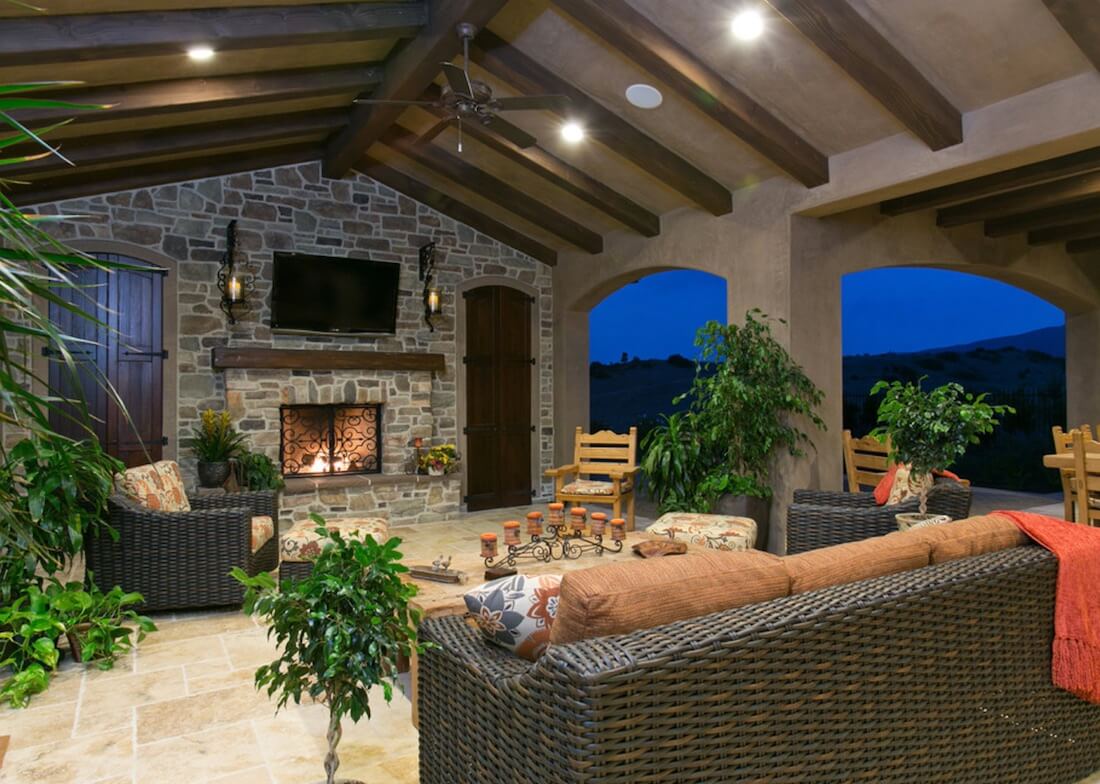 Free Standing Covered Outdoor Living Room